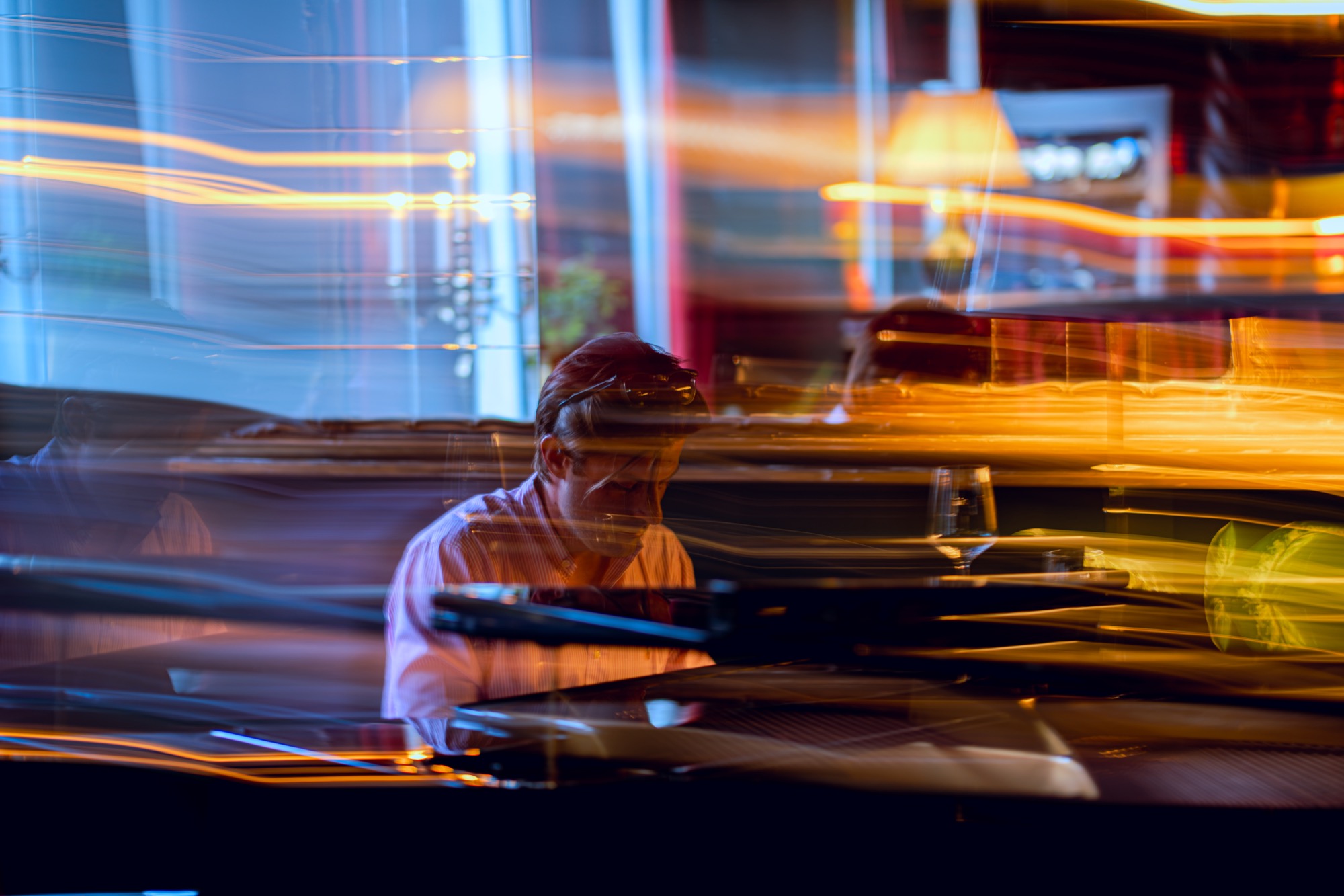 Live music at the piano in Le Bar